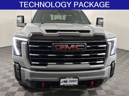 Used 2024 GMC Sierra 2500 AT4 w/ Technology Package AWD/4WD image 4