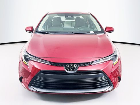 Used 2023 Toyota Corolla LE FWD image 2
