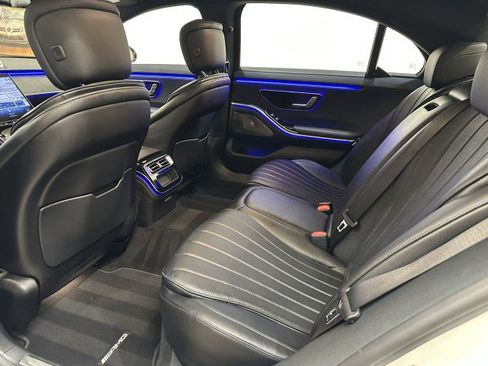 Certified 2022 Mercedes-Benz S 500 4MATIC w/ AMG Line Package image 10
