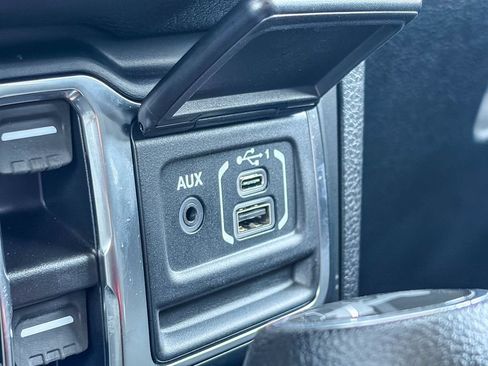 Used 2024 Jeep Wrangler Unlimited Sport AWD/4WD image 34