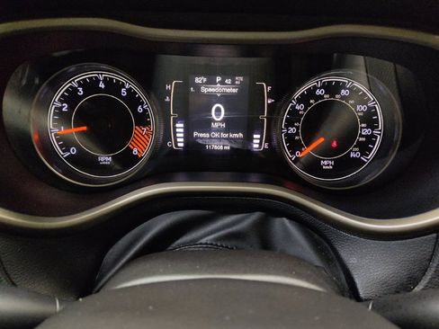 Used 2014 Jeep Cherokee Latitude FWD image 23