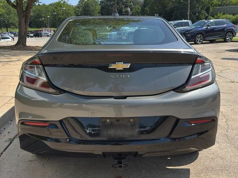 Used 2017 Chevrolet Volt LT w/ Comfort Package FWD image 7