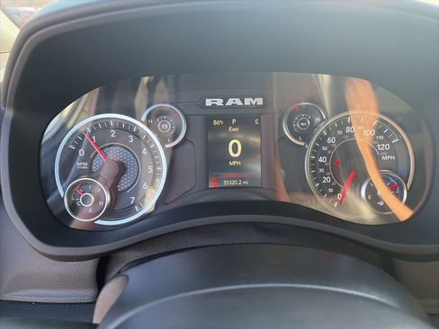 Used 2024 RAM 2500 Big Horn AWD/4WD image 17