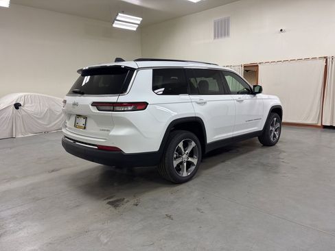 New 2025 Jeep Grand Cherokee L Limited image 8