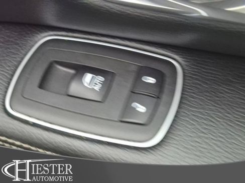 Used 2019 RAM 1500 Laramie AWD/4WD image 39