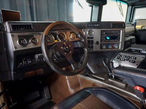 Used 2004 HUMMER H1 4-Door Open Top image 9