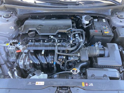 Used 2024 Hyundai Elantra Limited FWD image 26