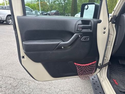 Used 2017 Jeep Wrangler Rubicon AWD/4WD image 18