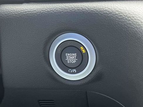 New 2026 Chrysler Pacifica Limited image 26