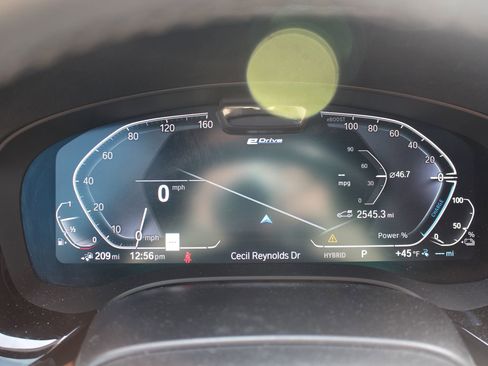 Used 2021 BMW 530e w/ Premium Package image 27