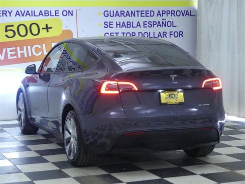 Used 2021 Tesla Model Y Long Range image 4