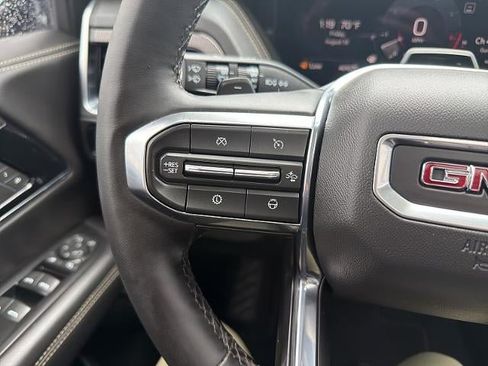 Used 2025 GMC Yukon Elevation w/ Elevation Premium Package AWD/4WD image 33