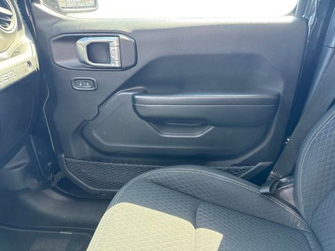 Used 2021 Jeep Wrangler Unlimited Sport image 22