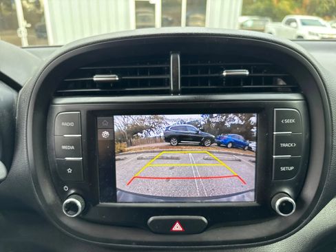 Used 2023 Kia Soul LX w/ Option Group 015 FWD image 20