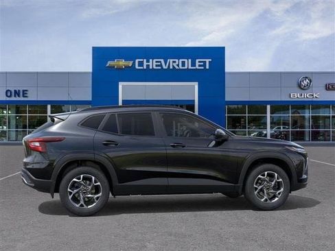 New 2026 Chevrolet Trax LT w/ Driver Confidence Package image 5