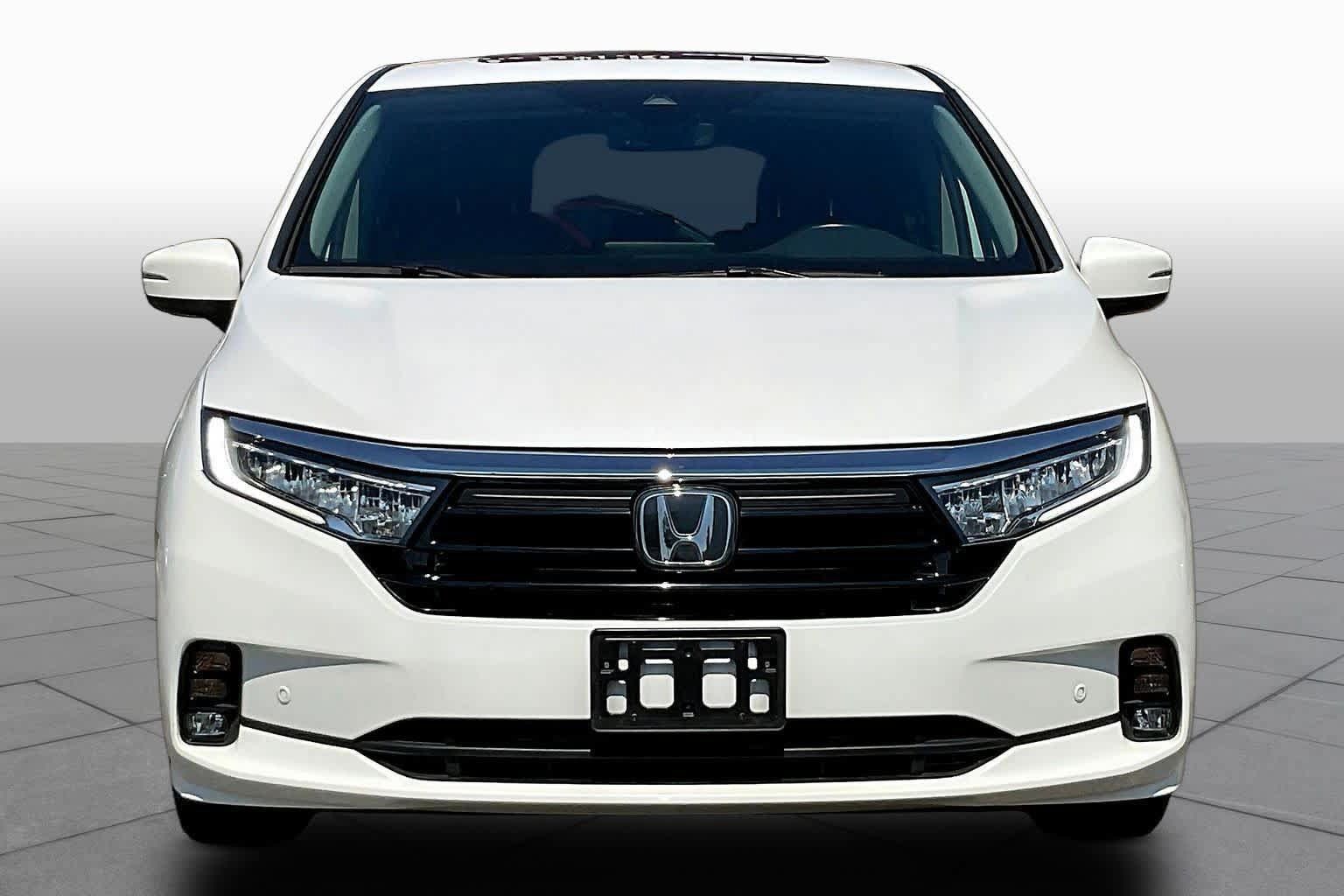 Used 2023 Honda Odyssey Touring image 4