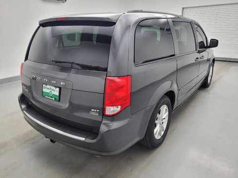 Used 2016 Dodge Grand Caravan SXT w/ Rear Park Assist Package FWD image 9