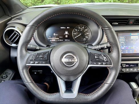 Used 2024 Nissan Kicks SR w/ SR Premium Package FWD image 21