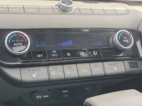 Used 2025 Hyundai Elantra SEL FWD image 30