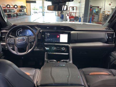 Used 2024 GMC Sierra 3500 AT4 w/ AT4 Preferred Package AWD/4WD image 16