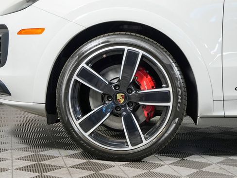 Certified 2021 Porsche Cayenne GTS AWD/4WD image 13