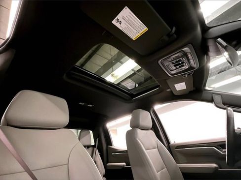 Used 2022 Chevrolet Silverado 1500 LTZ w/ LTZ Premium Package image 16