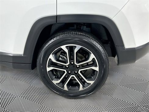 Used 2022 Jeep Compass Limited image 30
