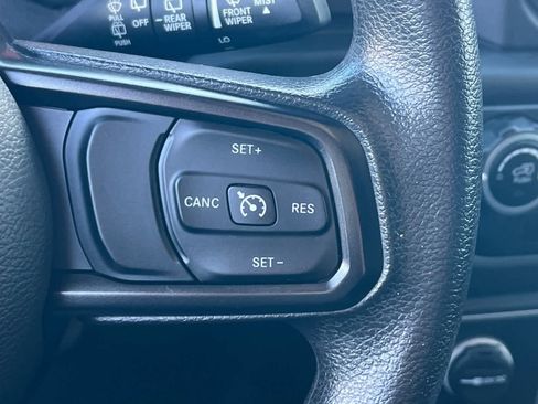 Used 2018 Jeep Wrangler Unlimited Sport image 29