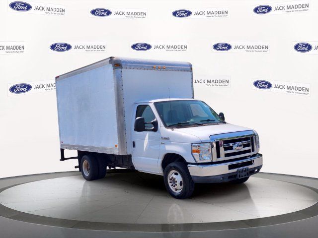 Used 2015 Ford E-350 and Econoline 350 Super Duty w/ Power Windows & Locks Group RWD image 7