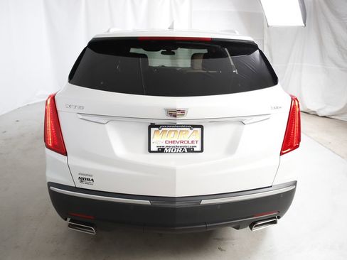 Used 2018 Cadillac XT5 AWD image 4