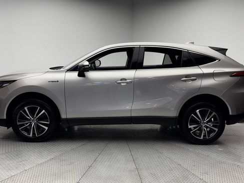 Used 2021 Toyota Venza LE AWD/4WD image 5