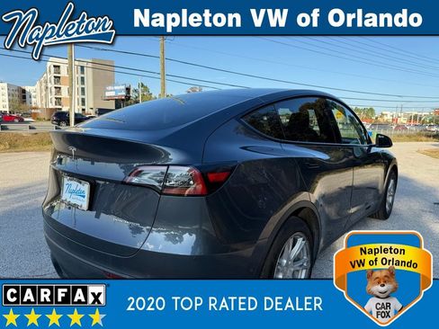 Used 2022 Tesla Model Y Long Range image 11