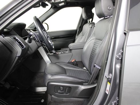 Used 2022 Land Rover Discovery S image 7