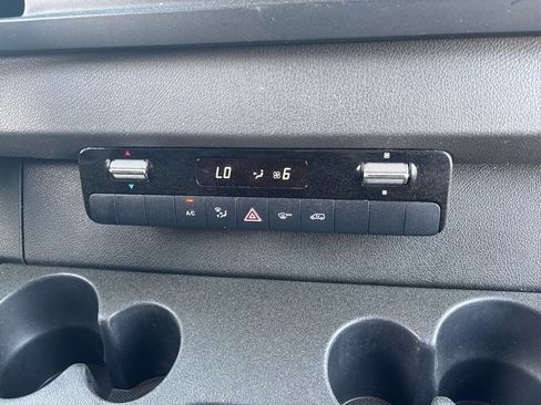 Used 2022 Mercedes-Benz Sprinter 2500 image 35