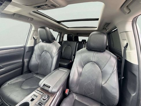 Used 2020 Toyota Highlander Platinum AWD/4WD image 20