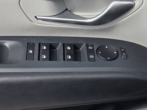 Used 2025 Hyundai Tucson SE FWD image 23