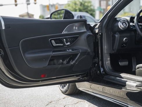 Used 2022 Mercedes-Benz SL 63 AMG 4MATIC image 38