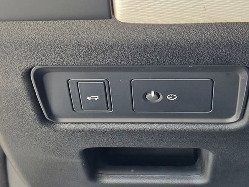 Used 2023 Land Rover Discovery HSE R-Dynamic image 25