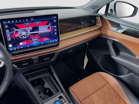 New 2026 Volkswagen Tiguan SEL R-Line image 25