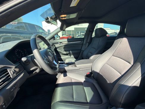 Used 2019 Honda Accord Sport image 6