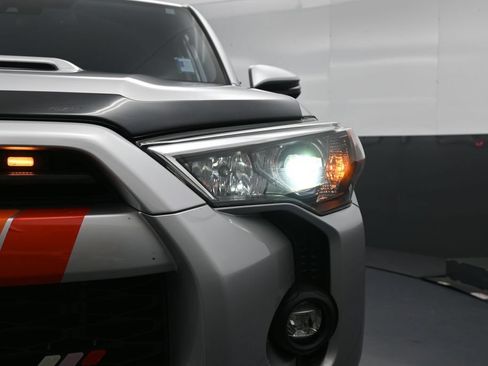 Used 2021 Toyota 4Runner TRD Off-Road Premium AWD/4WD image 11