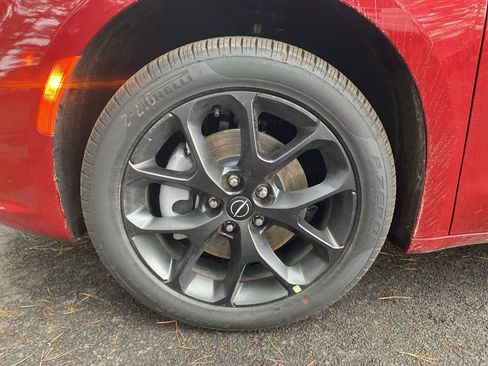 New 2026 Chrysler Pacifica Limited w/ S Appearance Package image 9