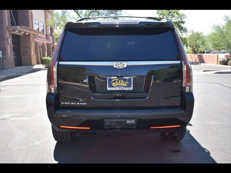 Used 2017 Cadillac Escalade Platinum AWD/4WD image 9