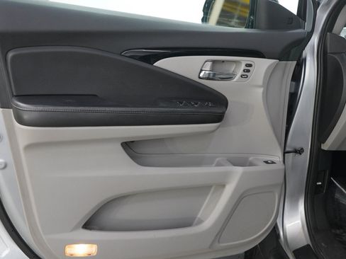 Used 2017 Honda Ridgeline RTL-E image 17