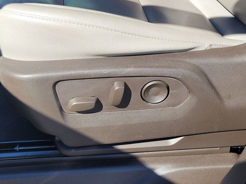 Used 2021 Chevrolet Tahoe Z71 w/ Rear Media and Nav Package image 16