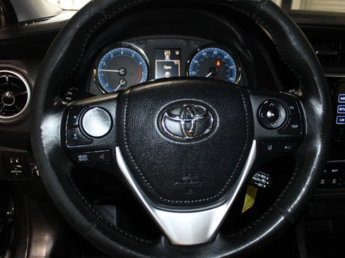 Used 2019 Toyota Corolla SE FWD image 11