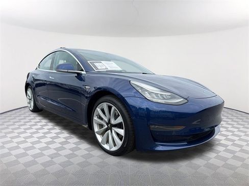 Used 2018 Tesla Model 3 Long Range image 3