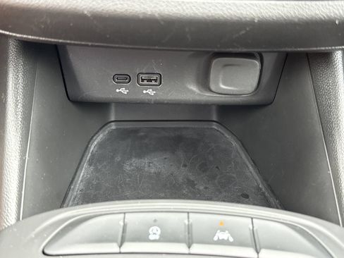Used 2025 Buick Envista Preferred FWD image 23