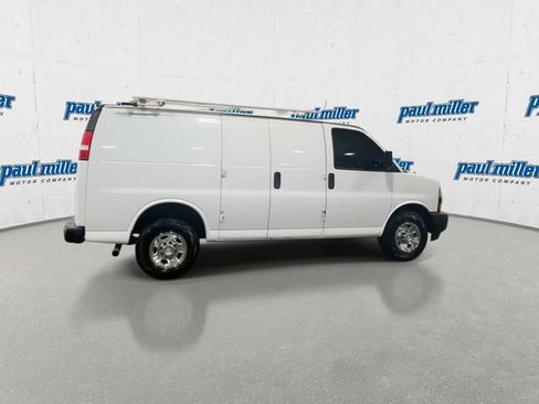 Used 2018 Chevrolet Express 2500 w/ Driver Convenience Package RWD image 11