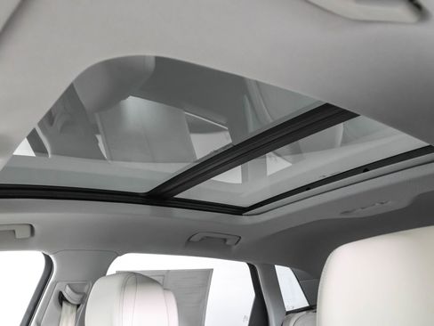 Used 2024 Audi Q8 e-tron Premium Plus w/ Premium Plus Package image 34